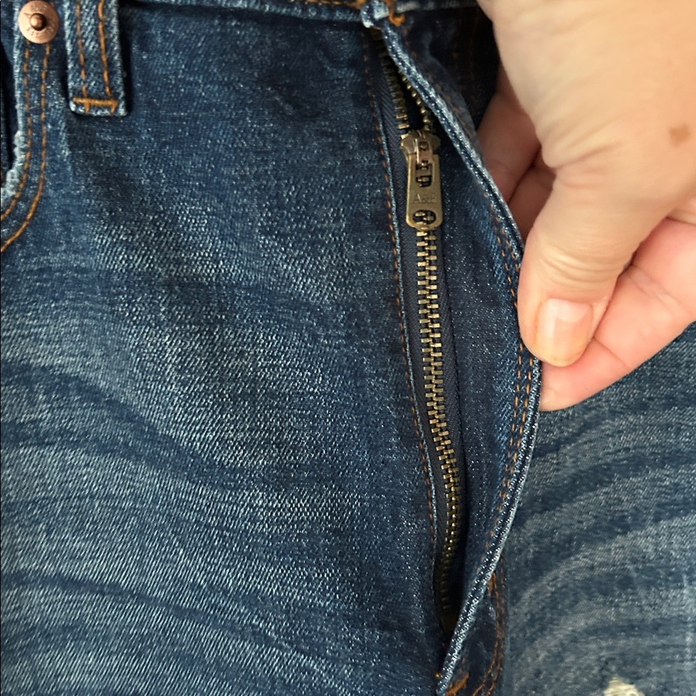 Abercrombie Fitch Curve Love The Ankle Straight Ultra High Rise Distressed 28 6s - Picture 2 of 4